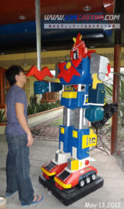 7 FEET VOLTES V MADE OF CEMENT AND STEEL MAY 13, 2012. セメントとスチール製の 7 フィート ボルテス V 2012 年 5 月 13 日