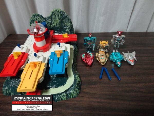 BIG LARGE BASE SCALE SAOTOME LABARATORY GETTER ROBO POPY POPYNICA POPYNIKA POPINICA POPPY BANDAI CHOGOKIN. 大型大規模早乙女研究所 ゲッターロボ ポピー ポピニカ ポピニカ ポピニカ ポピー バンダイ超合金。